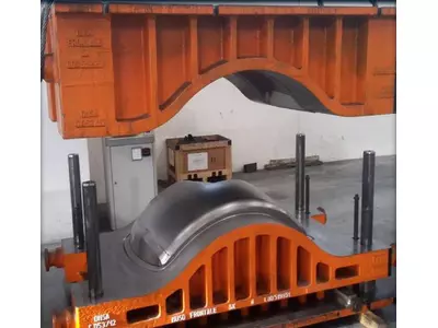 Stampo singolo fianco vettura